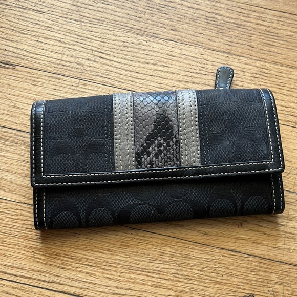 Coach black snakeskin leather accent wallet - Picture 1 of 13